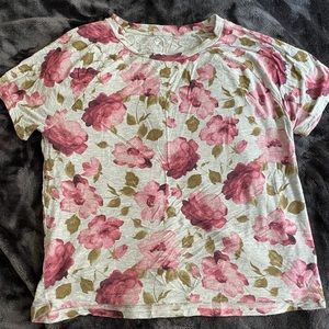 American Eagle Floral T-shirt